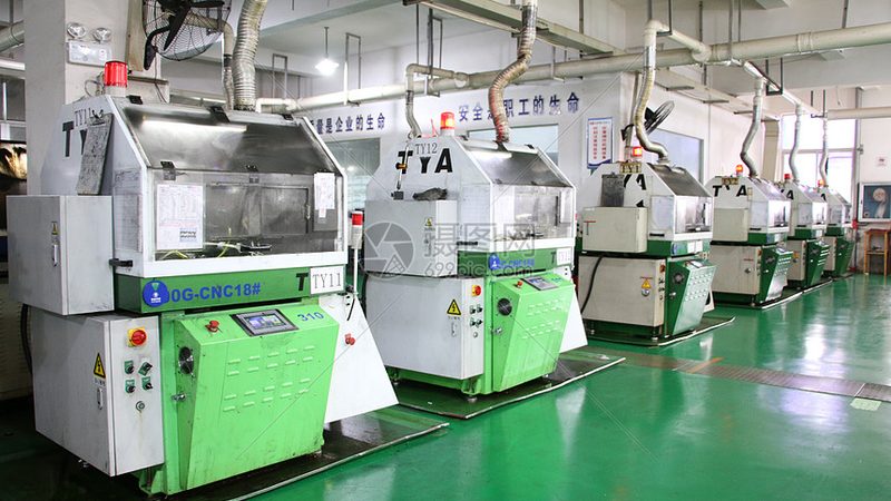 模具加工的利器：揭秘车铣复合机床的选择之道**